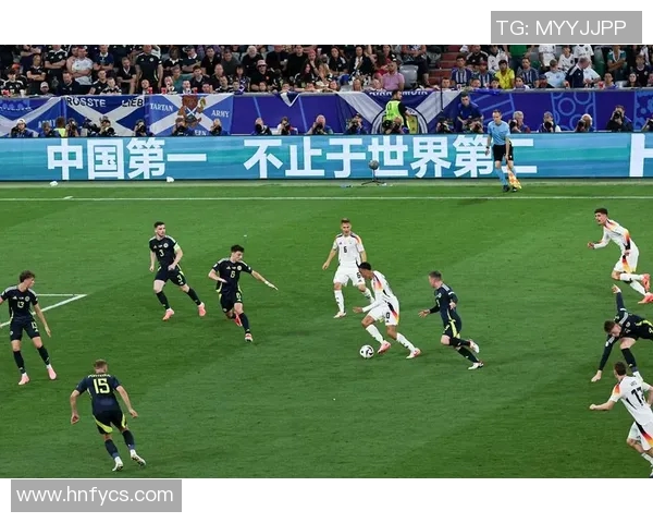 足球明星的私生活揭秘：从恋情绯闻到场外趣事的全景回顾